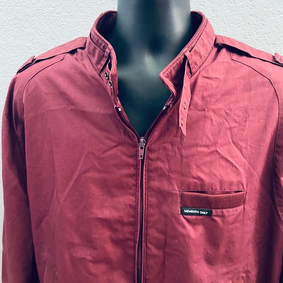 Members Only 80s Vintage Classic Maroon Windbreaker Jacket - 44 - Picture 3 of 6